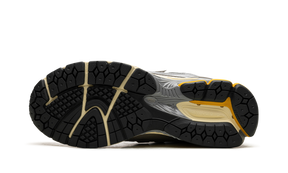 New Balance 1906R "Metallic Silver Yellow"