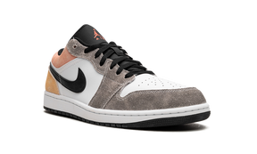 Jordan 1 Low SE Flight Club