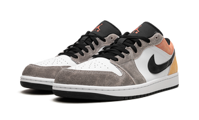 Jordan 1 Low SE Flight Club