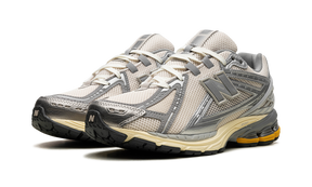 New Balance 1906R "Metallic Silver Yellow"