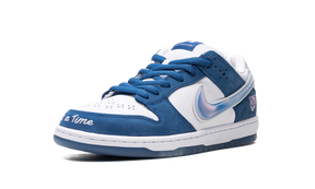 Nike Dunk Low Born x Raised