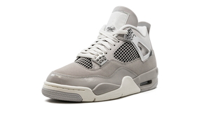 Jordan 4 Retro Frozen Moments