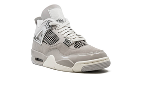 Jordan 4 Retro Frozen Moments