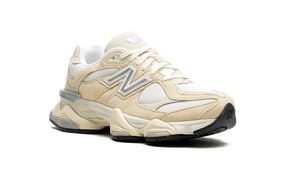 New Balance 9060 Calcium