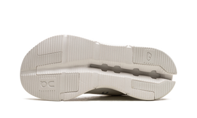 On Running Cloudnova Undyed-White